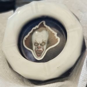 Resin glow in ash tray pennywise the dancing clown